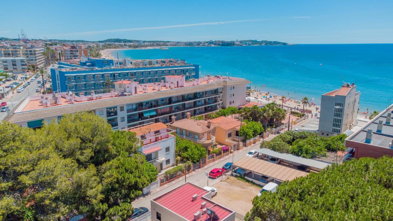 Apartamentos Turisticos Augustus Cambrils Bagian luar foto