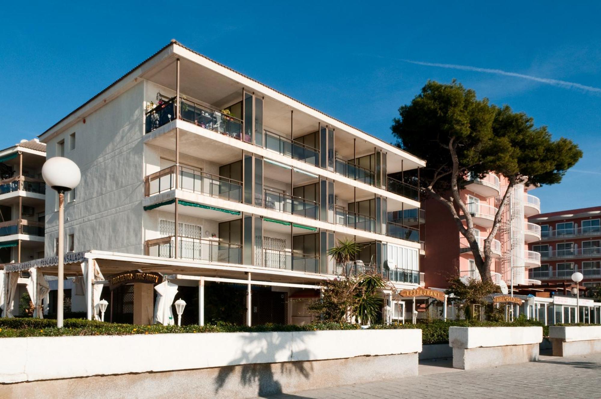 Apartamentos Turisticos Augustus Cambrils Bagian luar foto