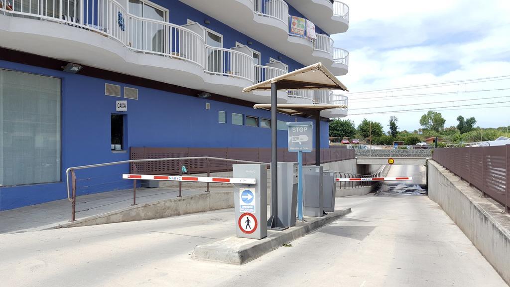 Apartamentos Turisticos Augustus Cambrils Bagian luar foto