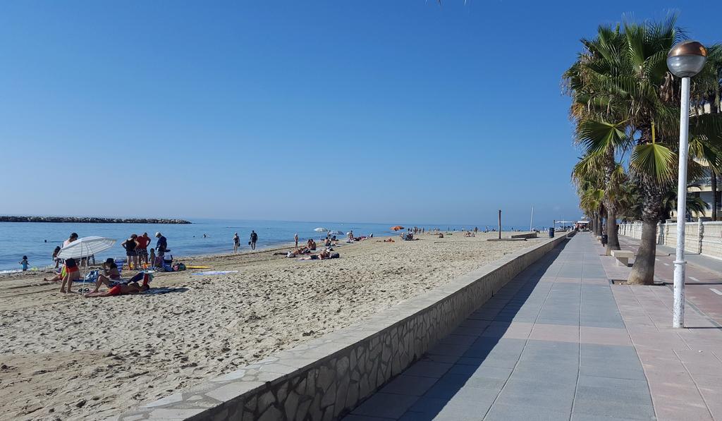 Apartamentos Turisticos Augustus Cambrils Bagian luar foto