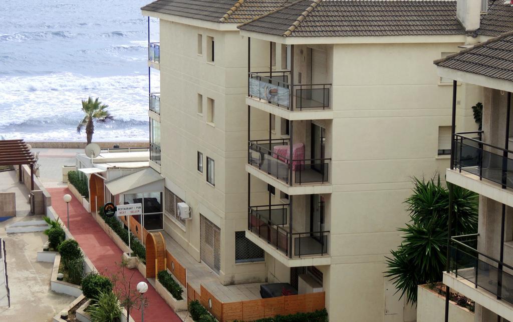 Apartamentos Turisticos Augustus Cambrils Bagian luar foto