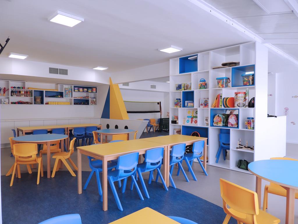 Apartamentos Turisticos Augustus Cambrils Bagian luar foto