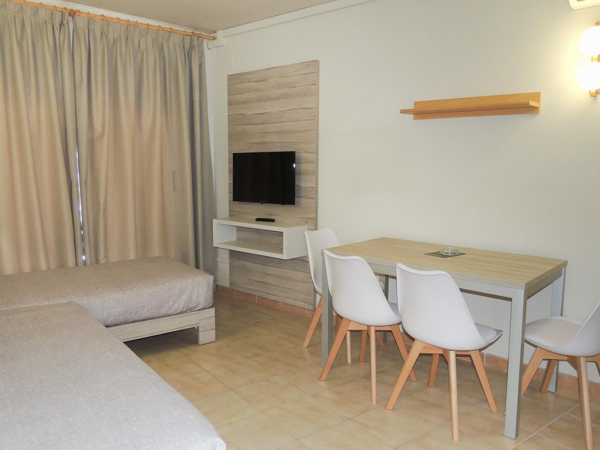 Apartamentos Turisticos Augustus Cambrils Bagian luar foto