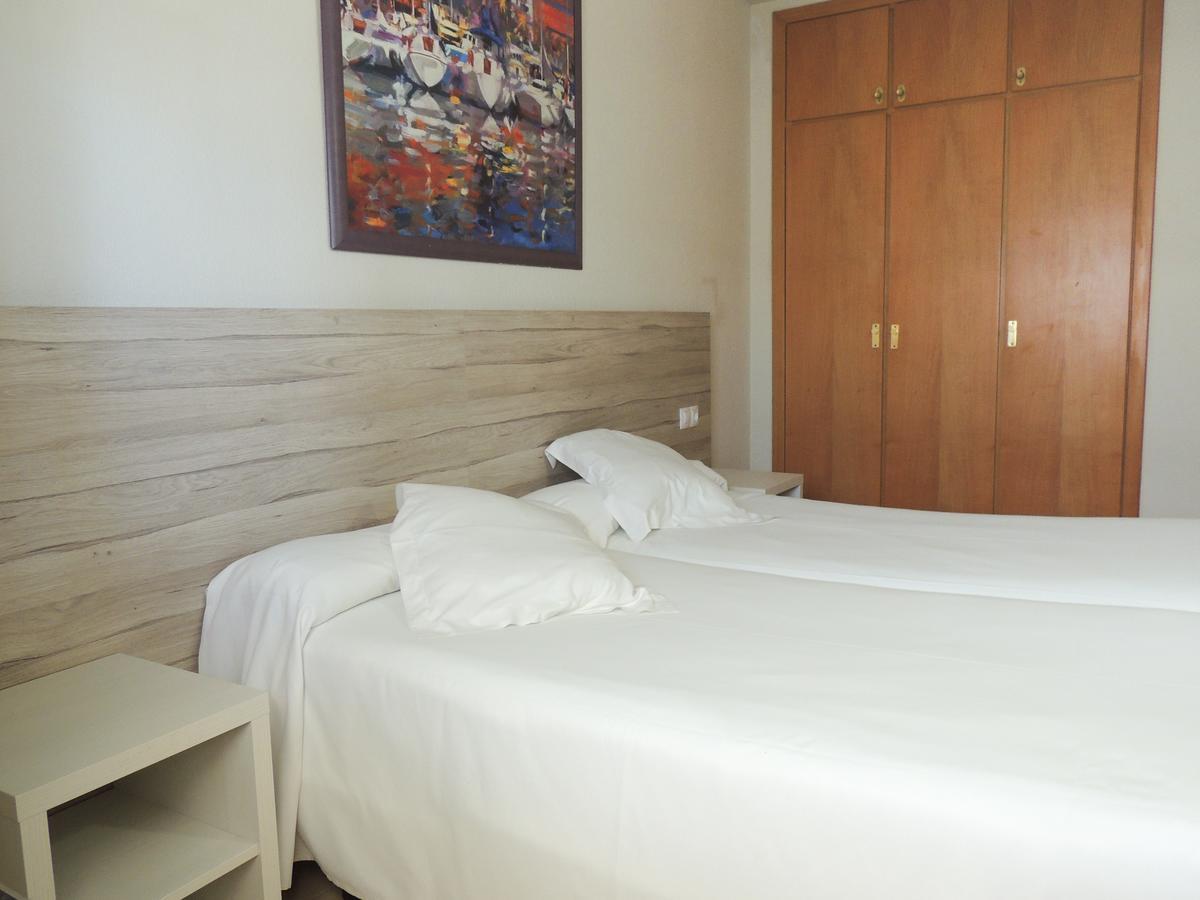 Apartamentos Turisticos Augustus Cambrils Bagian luar foto